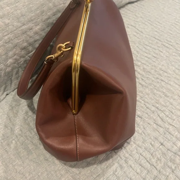 Coach Large Kisslock - Picture 4 of 6